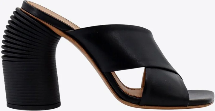 Spring 110 Crossover Strap Sandals
