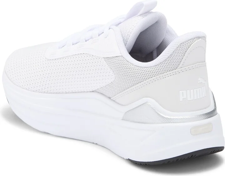 Stakd Evo Sneaker