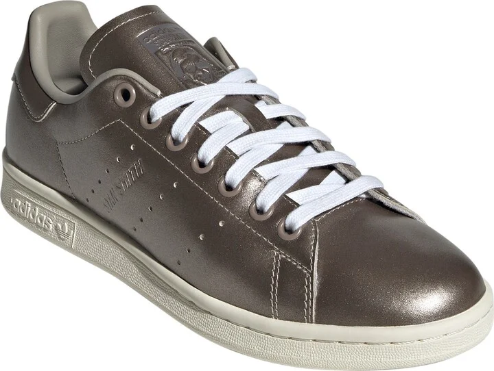 Black/ Putty Beige