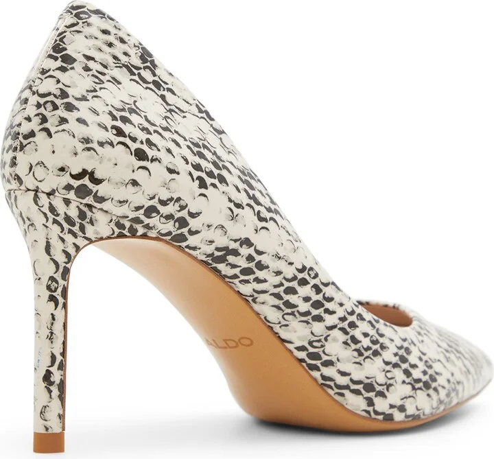 Stessy Pointed Toe Pump - Image 2