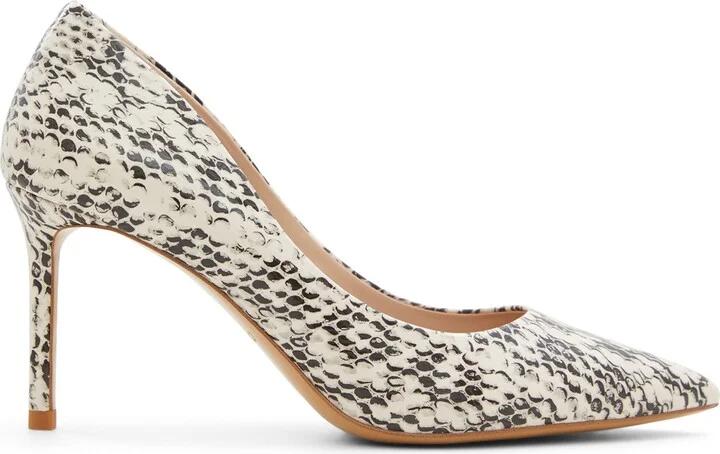Stessy Pointed Toe Pump - Image 6
