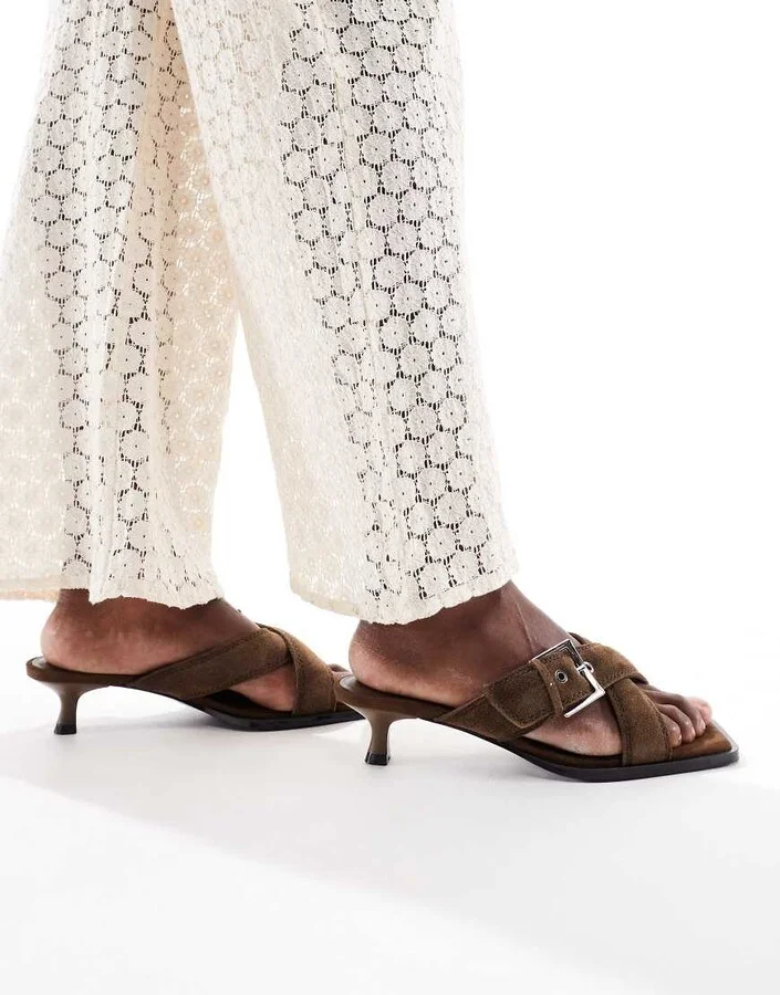 Stradivarius buckle detail leather heeled thong sandal in brown - Image 2