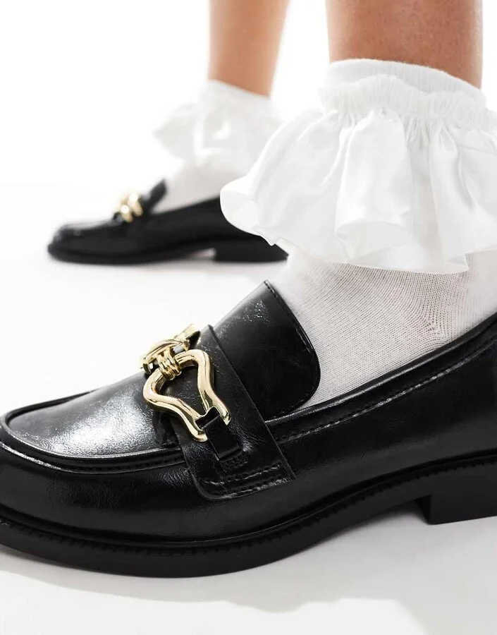 Stradivarius chain detail loafers in black - Image 4