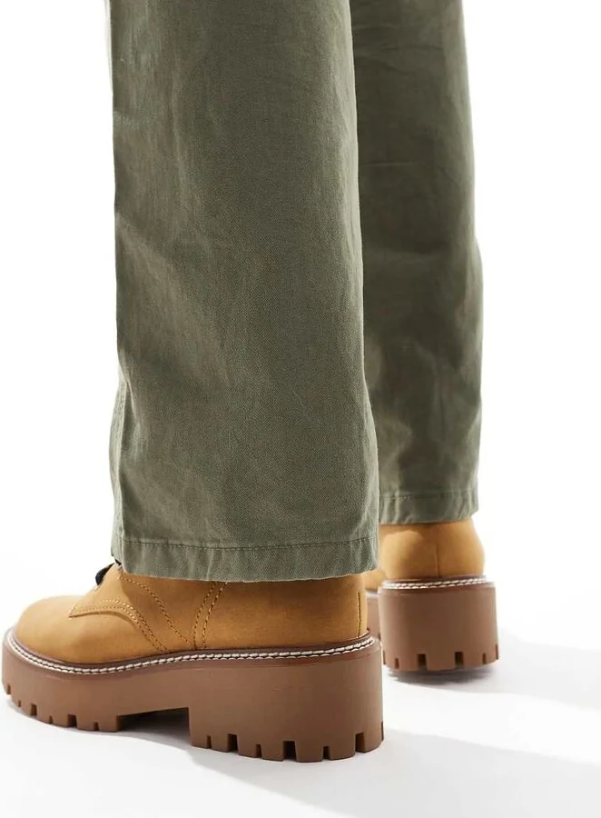 Stradivarius chunky flat boot in brown faux suede - Image 3