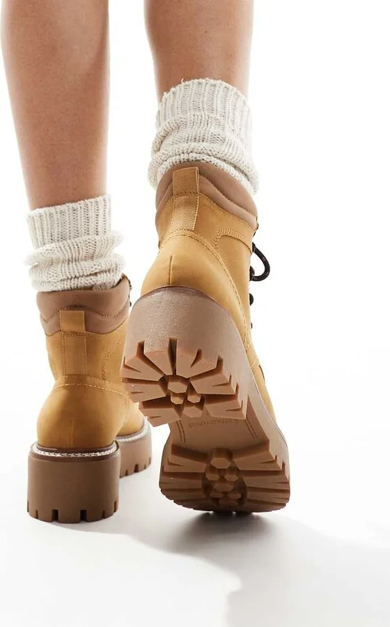 Stradivarius chunky flat boot in brown faux suede - Image 3