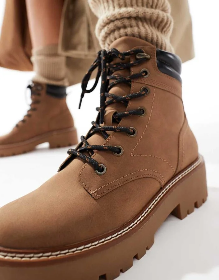 Stradivarius chunky flat lace up boots in brown - Image 4