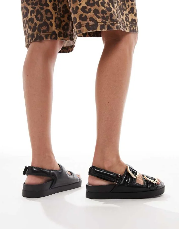 Stradivarius chunky flat sandals in black - Image 2