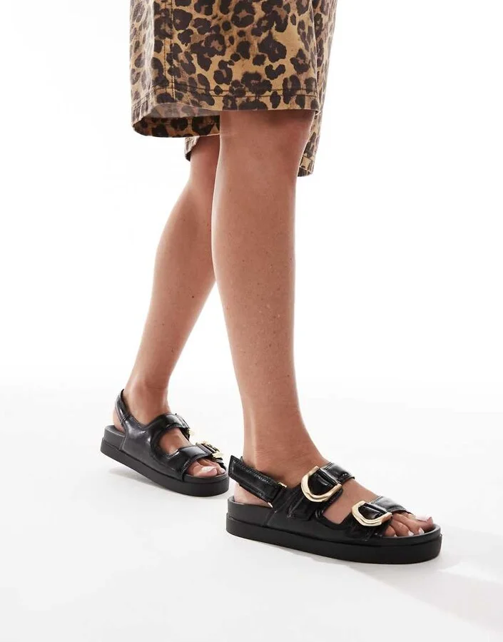 Stradivarius chunky flat sandals in black - Image 3