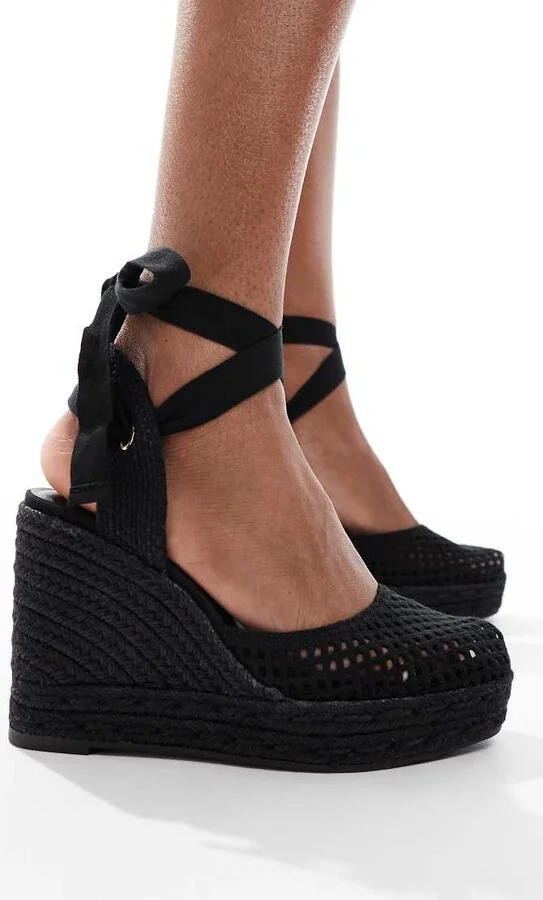 Stradivarius crochet wedges in total black - Image 3