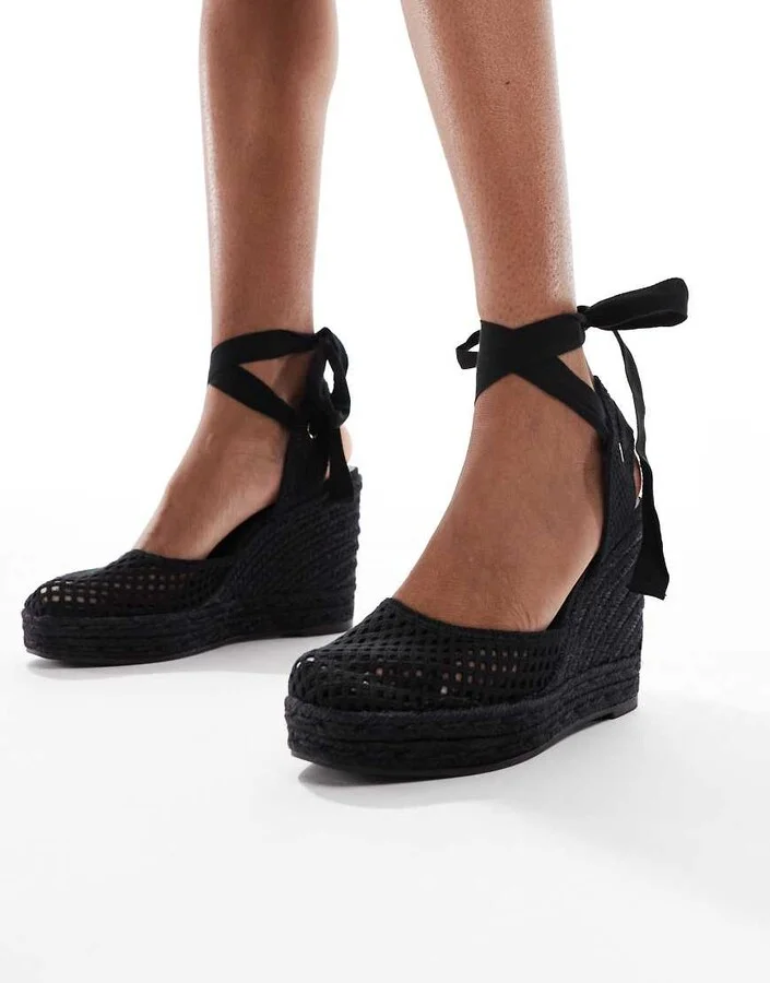 Stradivarius crochet wedges in total black