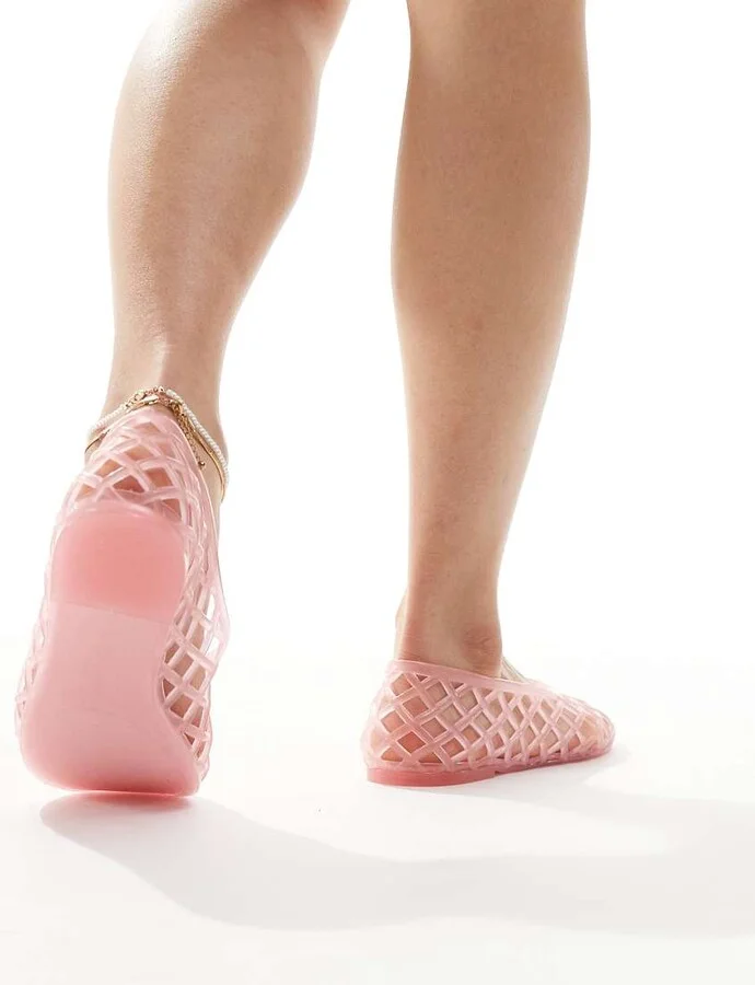 Stradivarius cut out jelly shoes in pink - Image 4