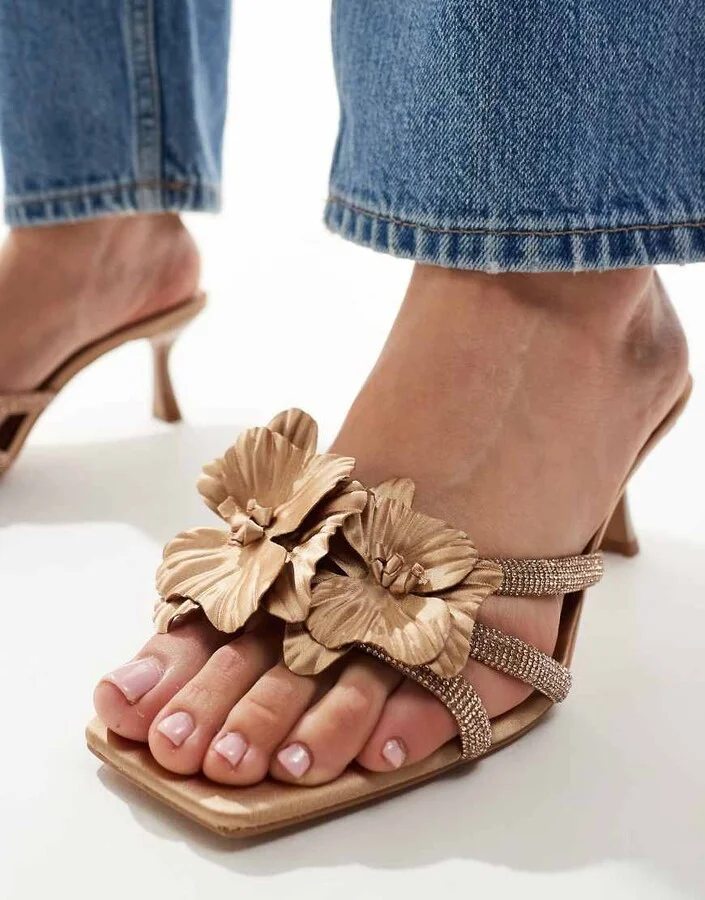 Stradivarius embellished heeled sandals with flowers in beige - Image 3