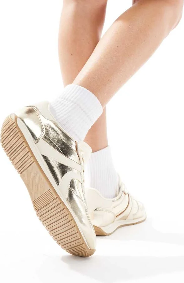 Stradivarius sneakers in gold - Image 3