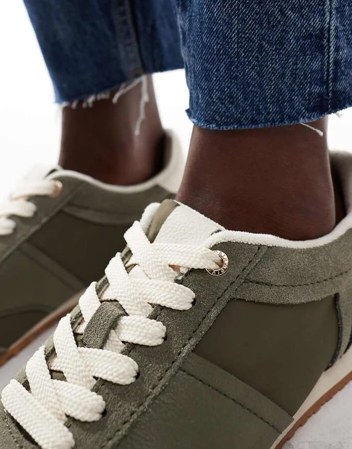 Stradivarius sneakers in khaki - Image 3
