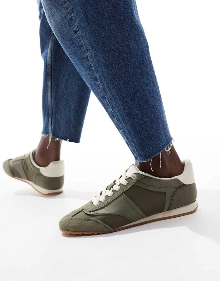 Stradivarius sneakers in khaki