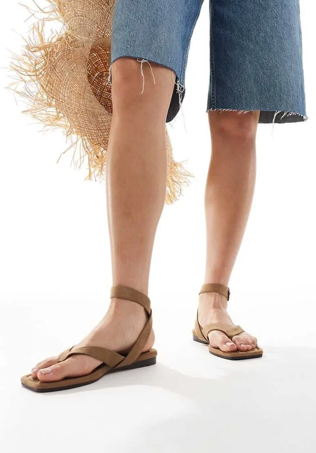 Stradivarius strappy faux suede flat sandals in brown - Image 2