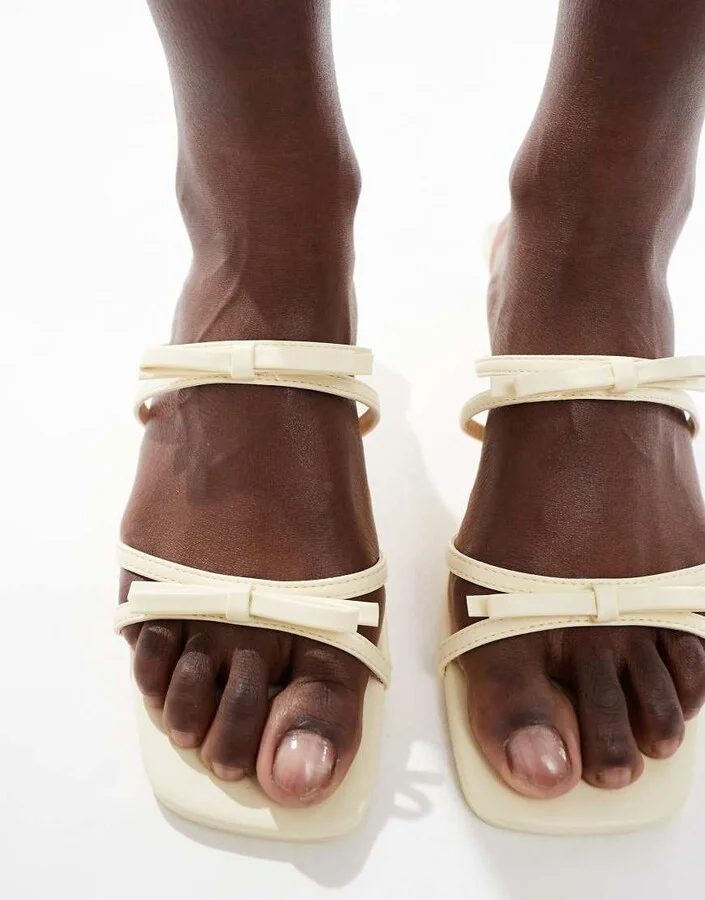 Stradivarius strappy kitten heels in butter - Image 3