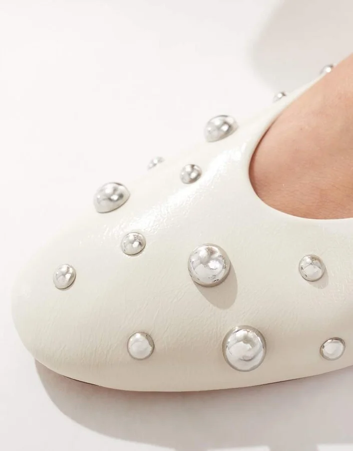 Stradivarius studded ballet flats in ecru - Image 4