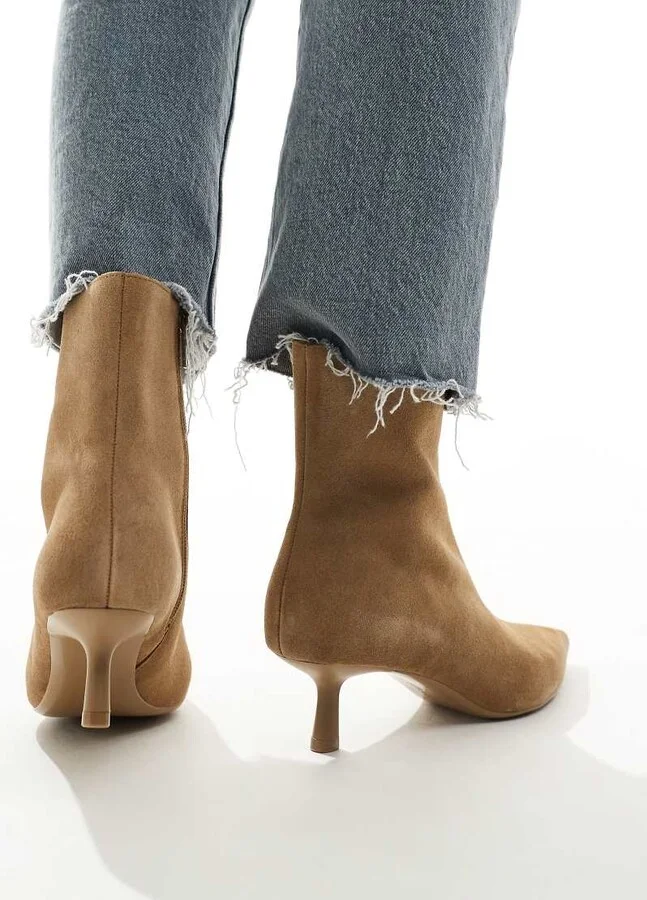 Stradivarius suede leather heeled boots in tan - Image 3