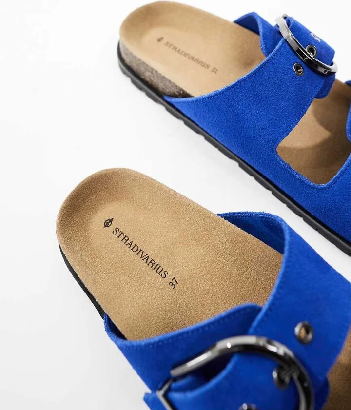 Stradivarius two strap buckle sandals in blue - Image 4