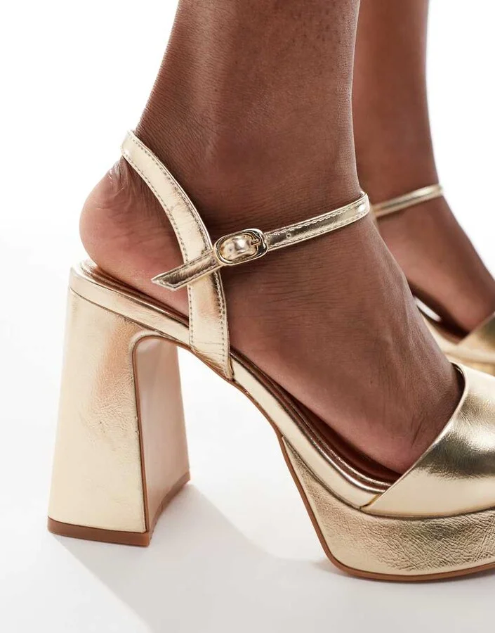Stradivarius Wide Fit platform sandals in gold - Image 2