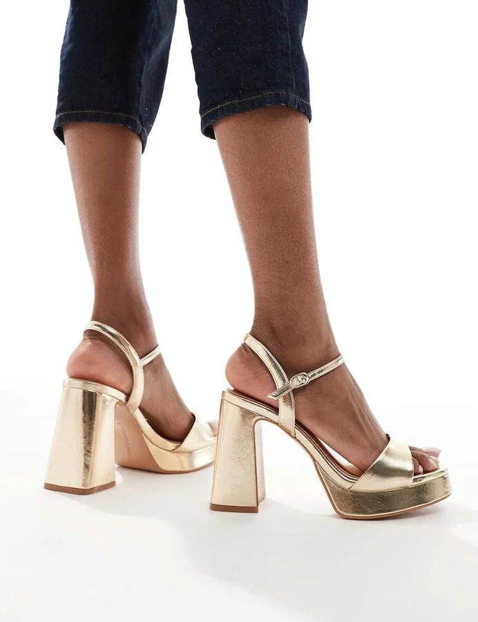 Stradivarius Wide Fit platform sandals in gold - Image 4