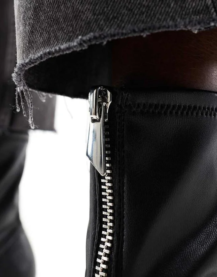 Stradivarius zip front ankle boots in black - Image 2