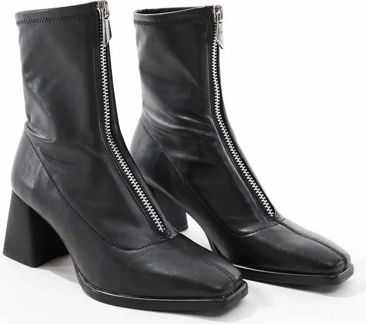 Stradivarius zip front ankle boots in black - Image 3