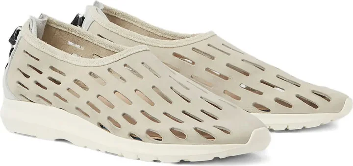 Strainer sneakers