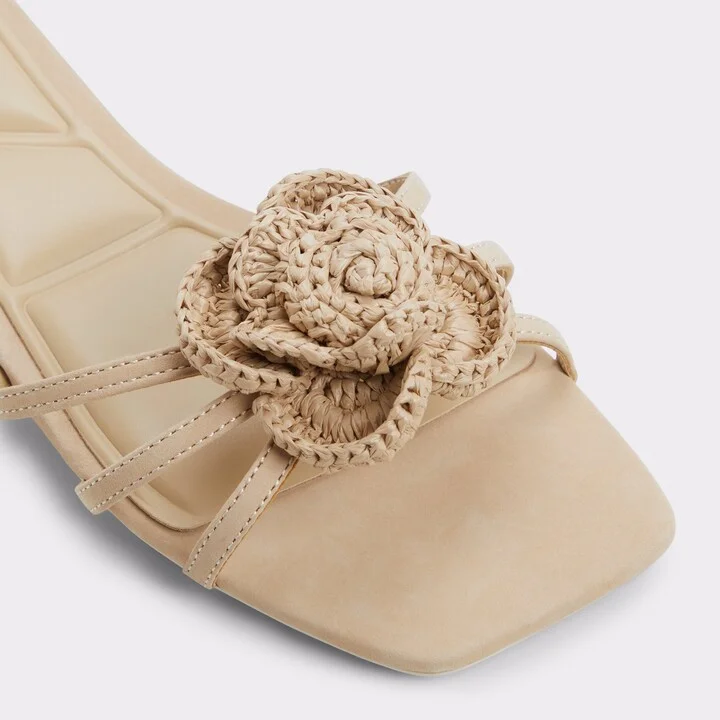 Strappy flat sandal - Image 5