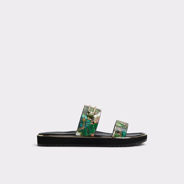 Strappy flat sandal