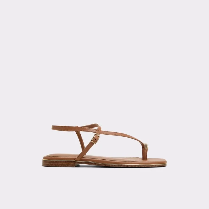 Strappy flat sandal