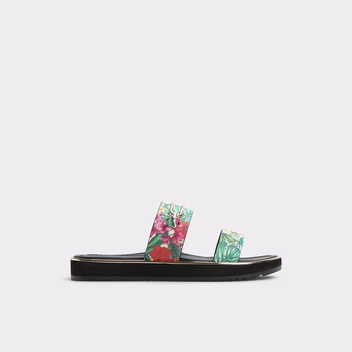 Strappy flat sandal