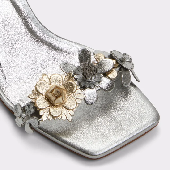 Strappy heeled sandal - Image 5