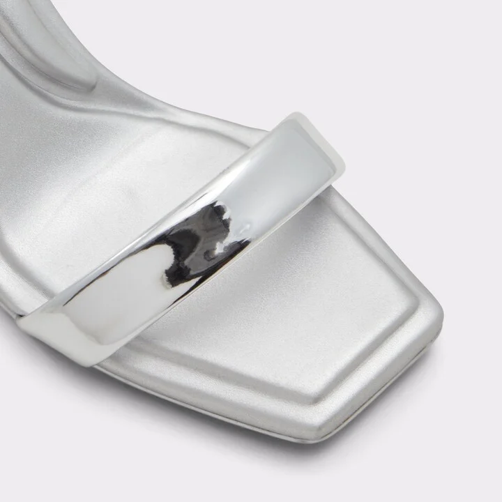 Strappy heeled sandal - Block heel - Image 5