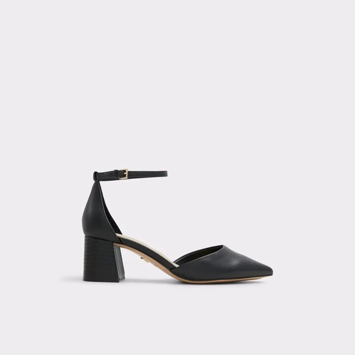 Strappy heeled shoe