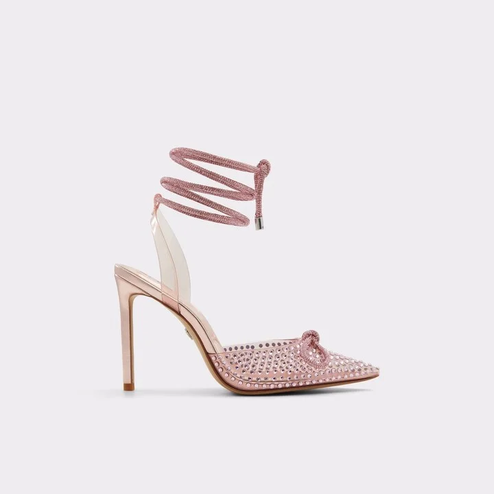 Strappy heeled shoe