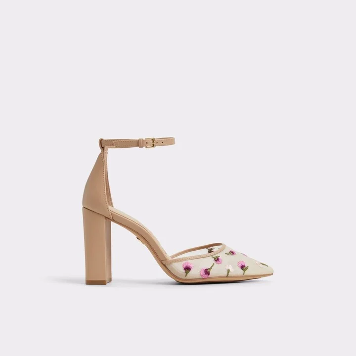 Strappy heeled shoe