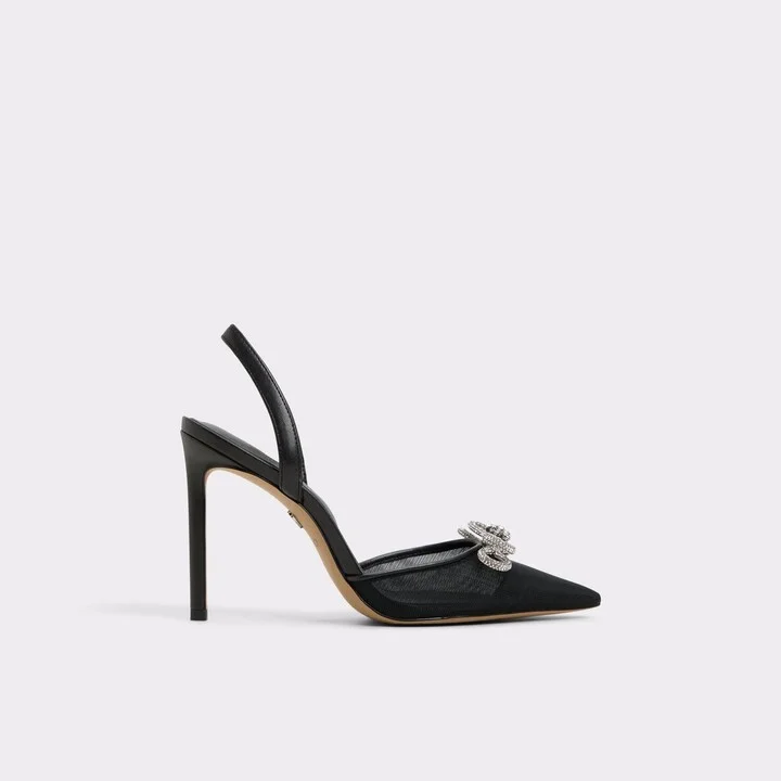 Strappy heeled shoe
