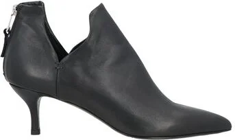 Strategia Woman Ankle boots