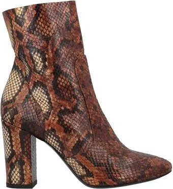 Strategia Woman Ankle boots