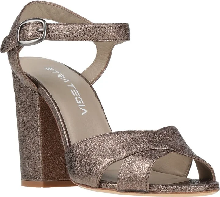 Strategia Woman Sandals - Image 4