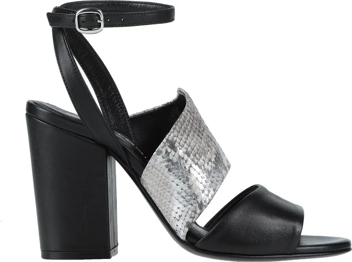 Strategia Woman Sandals - Image 3