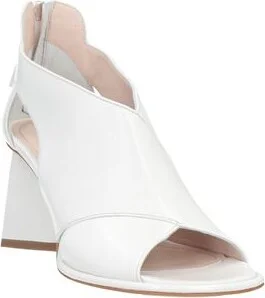 Strategia Woman Sandals - Image 2