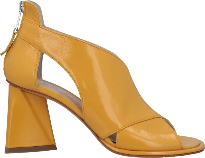 Strategia Woman Sandals - Image 6