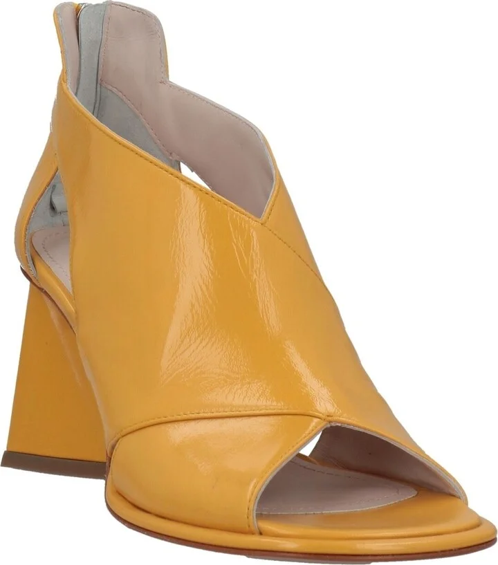 Strategia Woman Sandals - Image 7