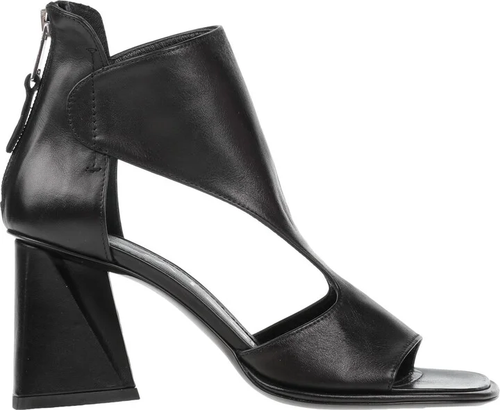 Strategia Woman Sandals - Image 3
