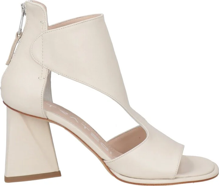 Strategia Woman Sandals - Image 6