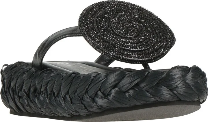 Strategia Woman Thong sandal - Image 4