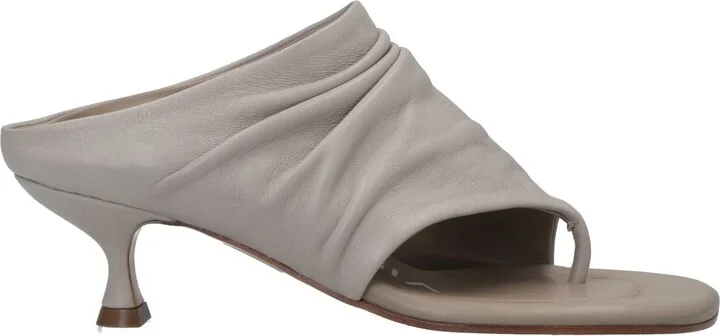 Strategia Woman Thong sandal - Image 3